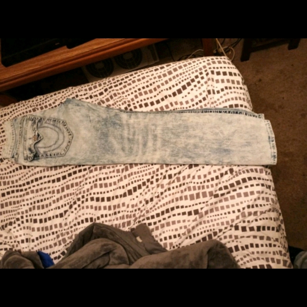 True - Picture 2 of 3